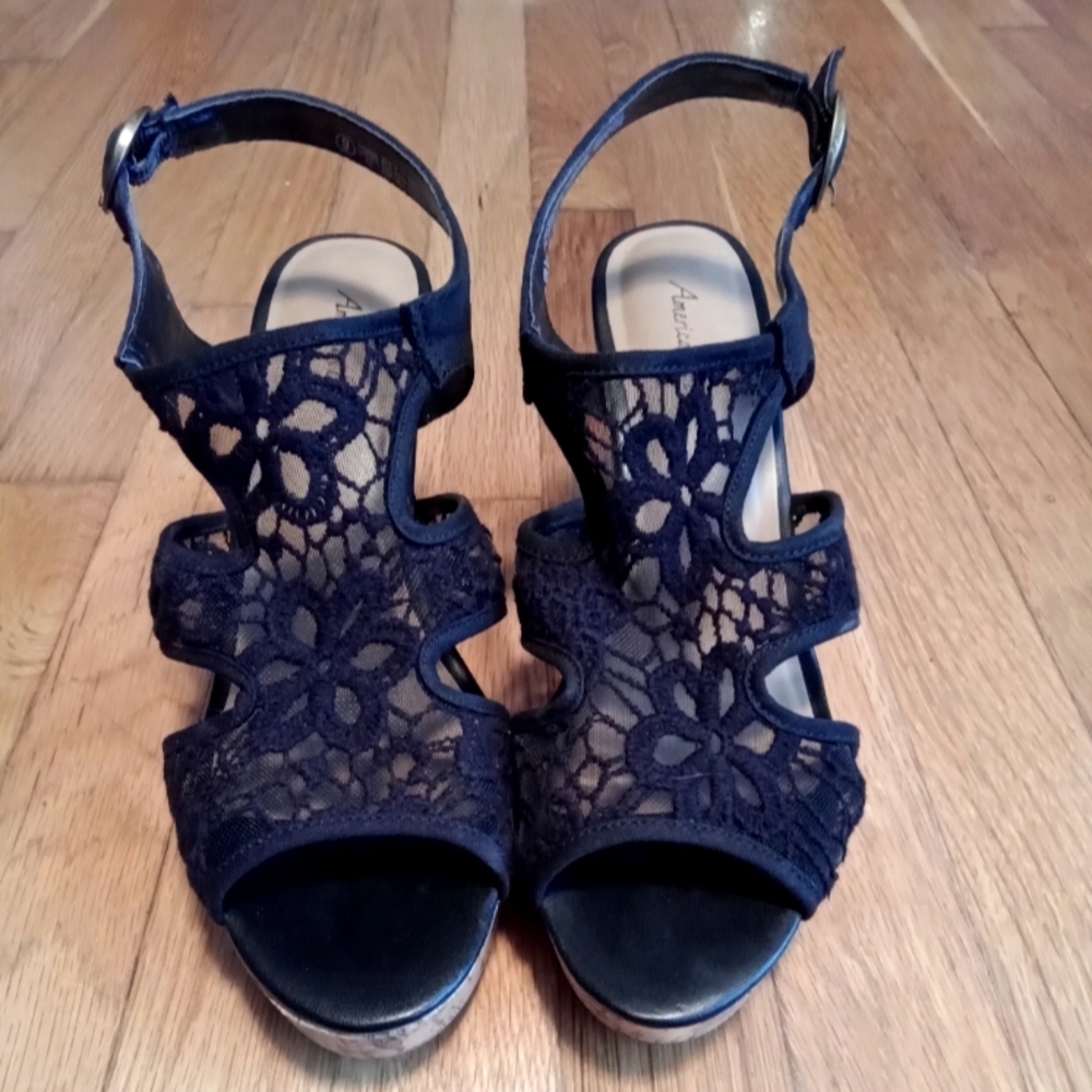 American Eagle by Payless Size 9 Wedges
